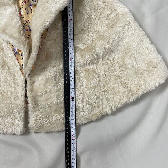Free People Faux Fur Cape Capelet Shrug Sz XS/S Ivory Formal Asian Satin Lined - Picture 11 of 14